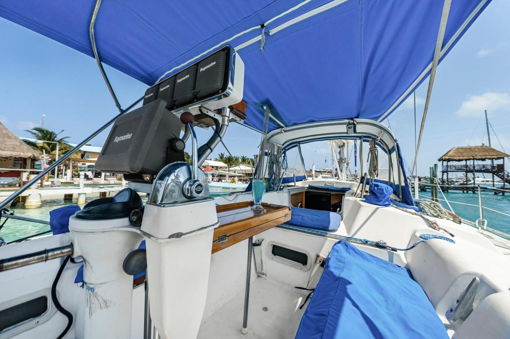 Walk Barefoot To Beach! Private Sailboat At North End, Queen Bed, En-suite Bath, Ac Bateau-hôtel Isla Mujeres