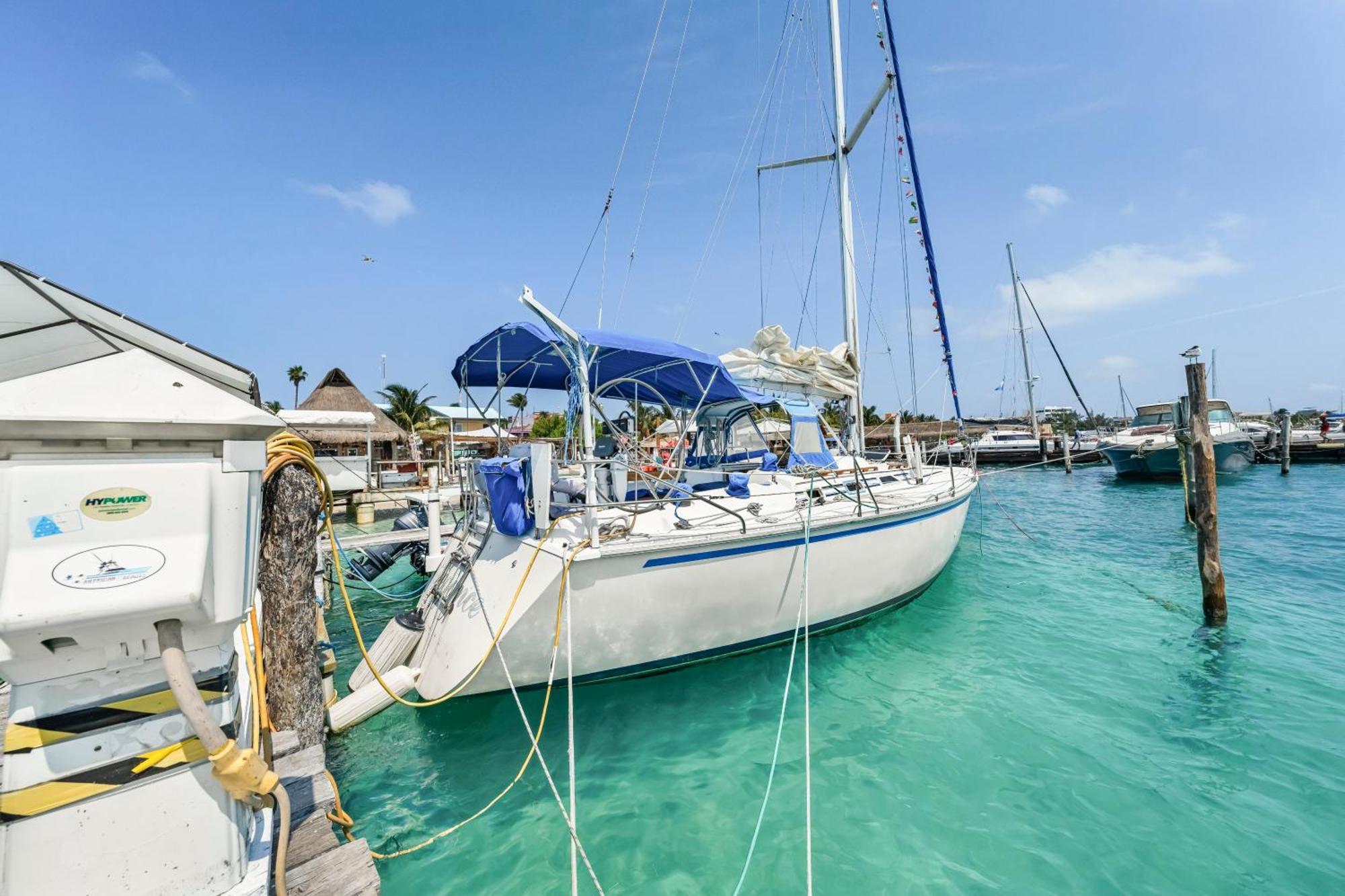 Walk Barefoot To Beach! Private Sailboat At North End, Queen Bed, En-suite Bath, Ac Hotel en barco