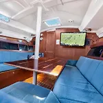 Walk Barefoot To Beach! Private Sailboat At North End, Queen Bed, En-Suite Bath, Ac