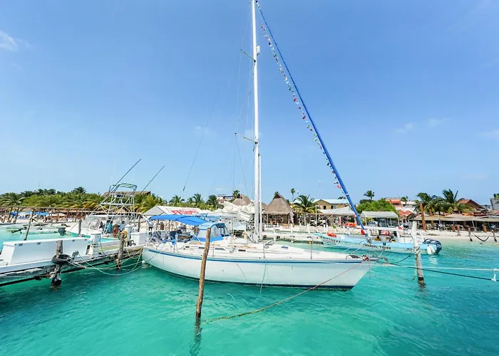 Walk Barefoot To Beach! Private Sailboat At North End, Queen Bed, En-Suite Bath, Ac