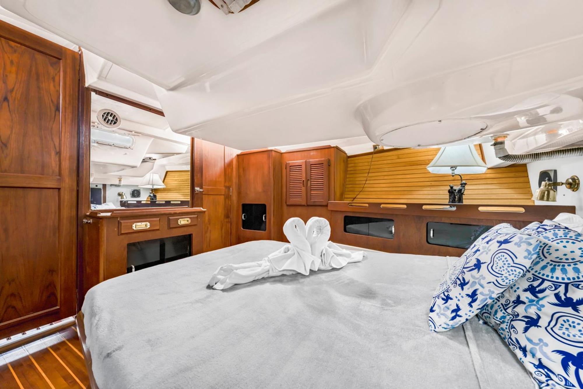 Walk Barefoot To Beach! Private Sailboat At North End, Queen Bed, En-suite Bath, Ac Hotel en barco *